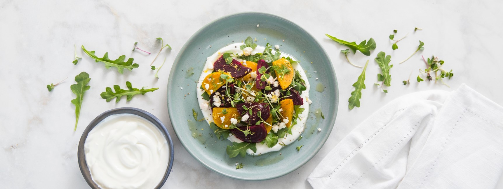 Geroosterde bieten- en yoghurtsalade