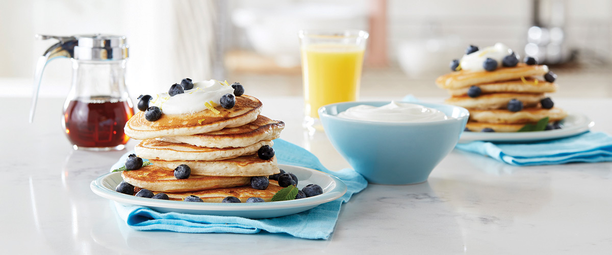 FAGE Pannenkoekjes met bosbessen en banaan